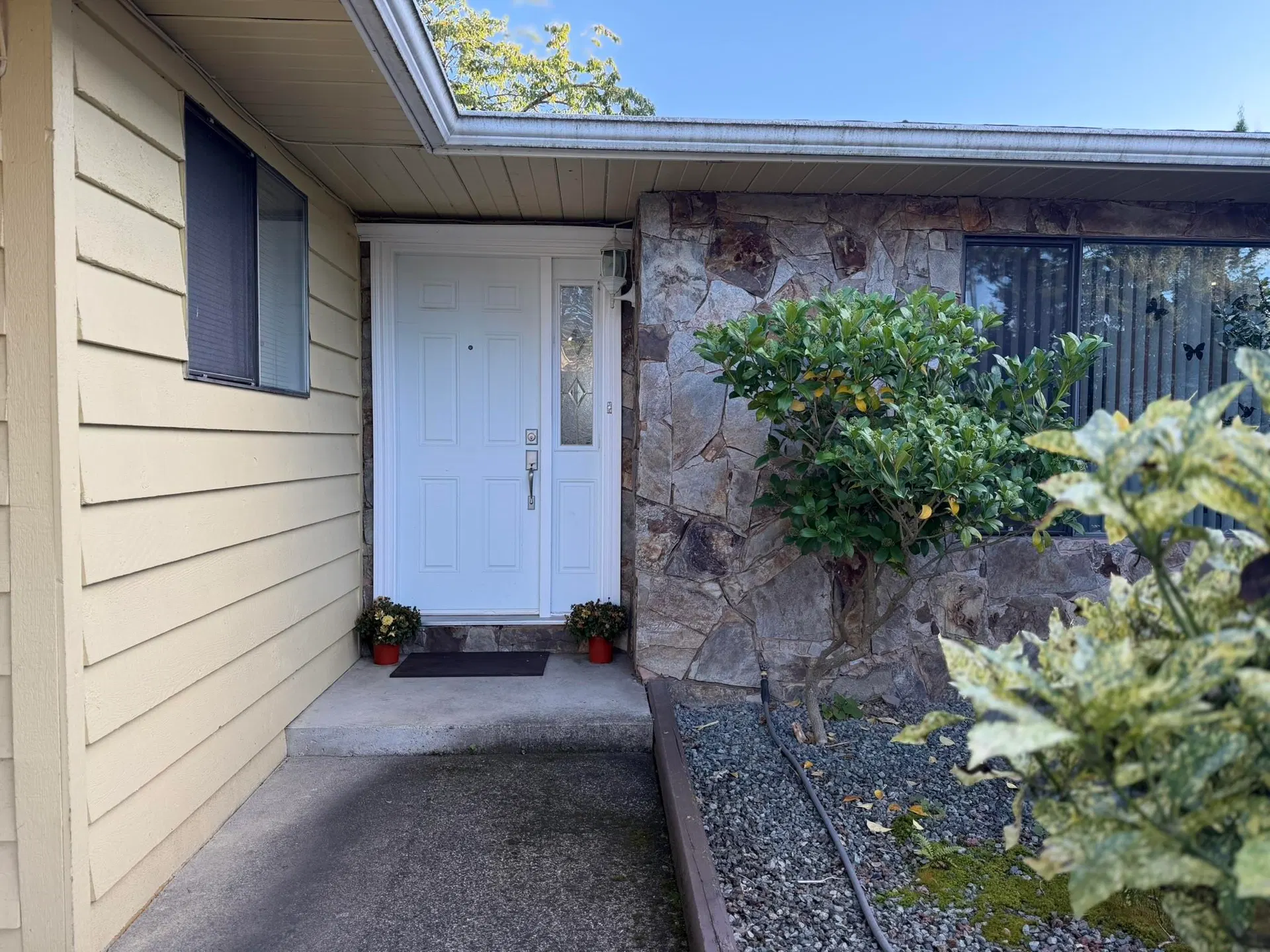 Photo 2 of 18 at 26898 32a Avenue