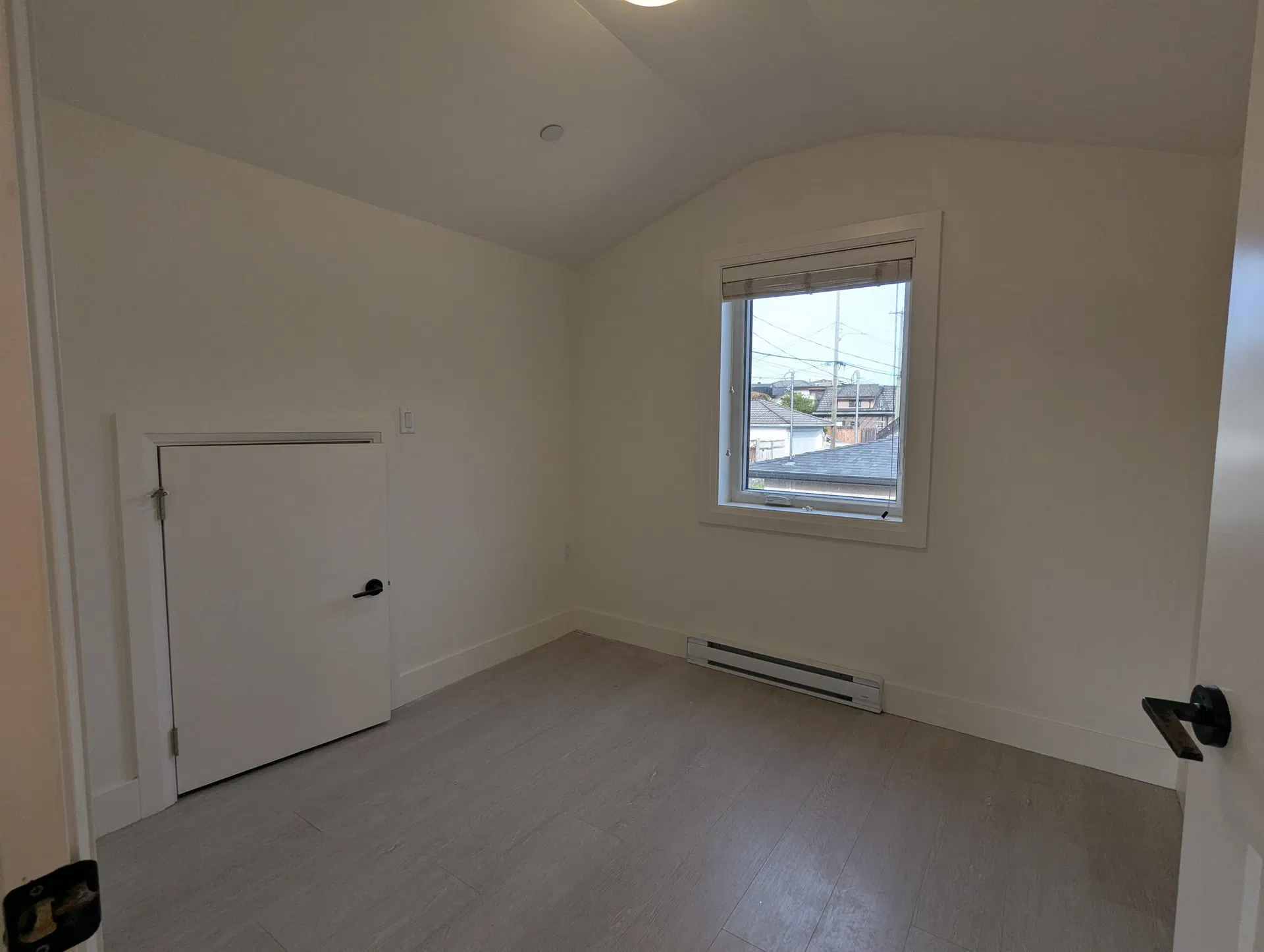 Photo 3 of 8 at 2621 E 47th Avenue