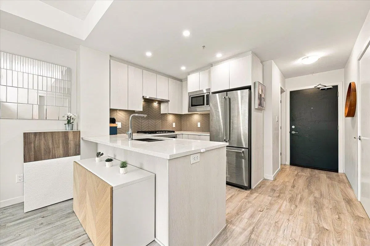 Photo 3 of 24 at #205 – 717 Breslay Street