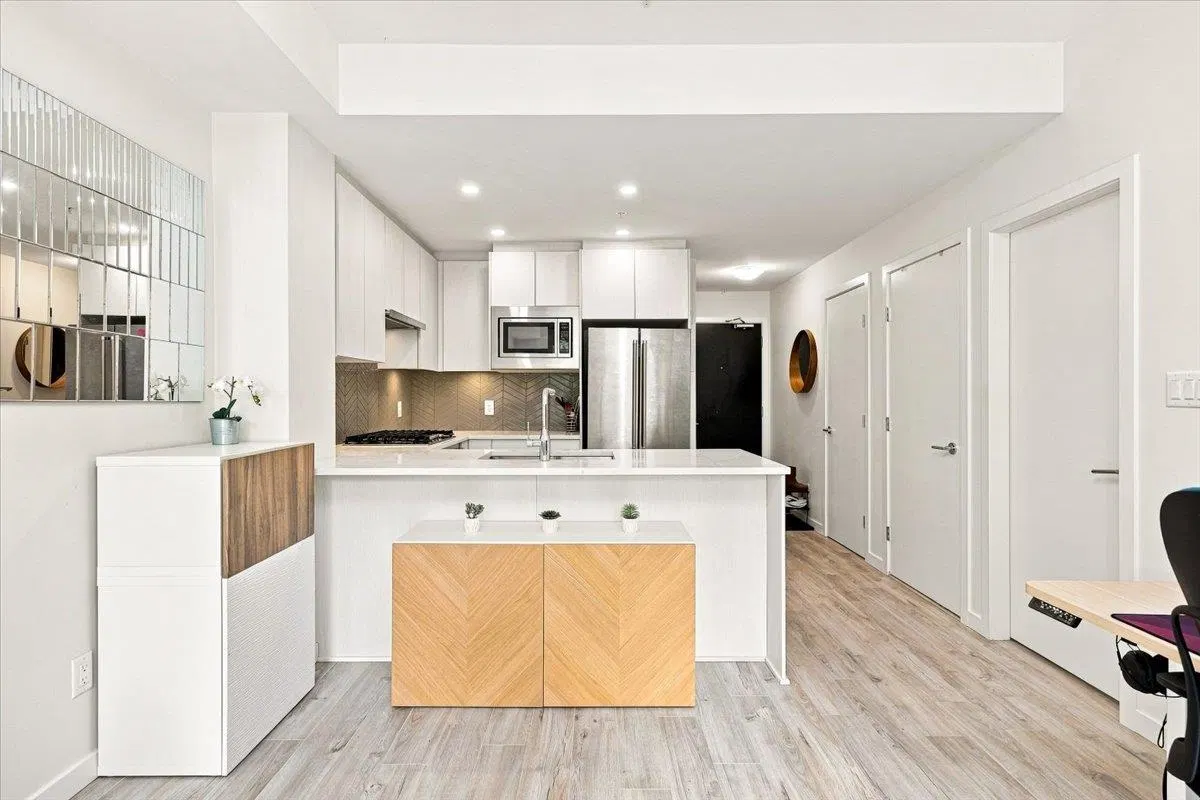 Photo 4 of 24 at #205 – 717 Breslay Street