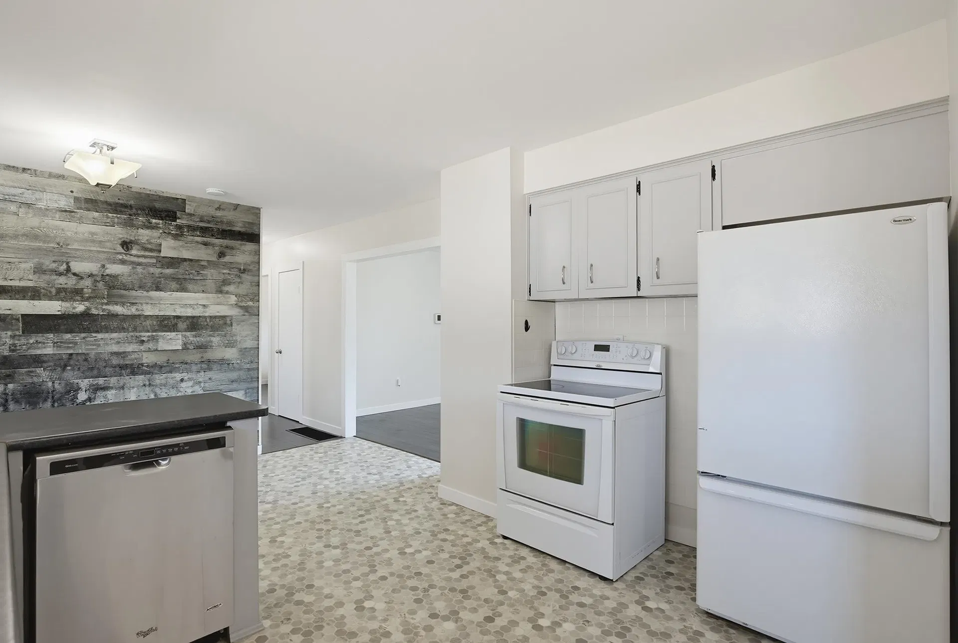 Photo 5 of 40 at 33515 8 Avenue