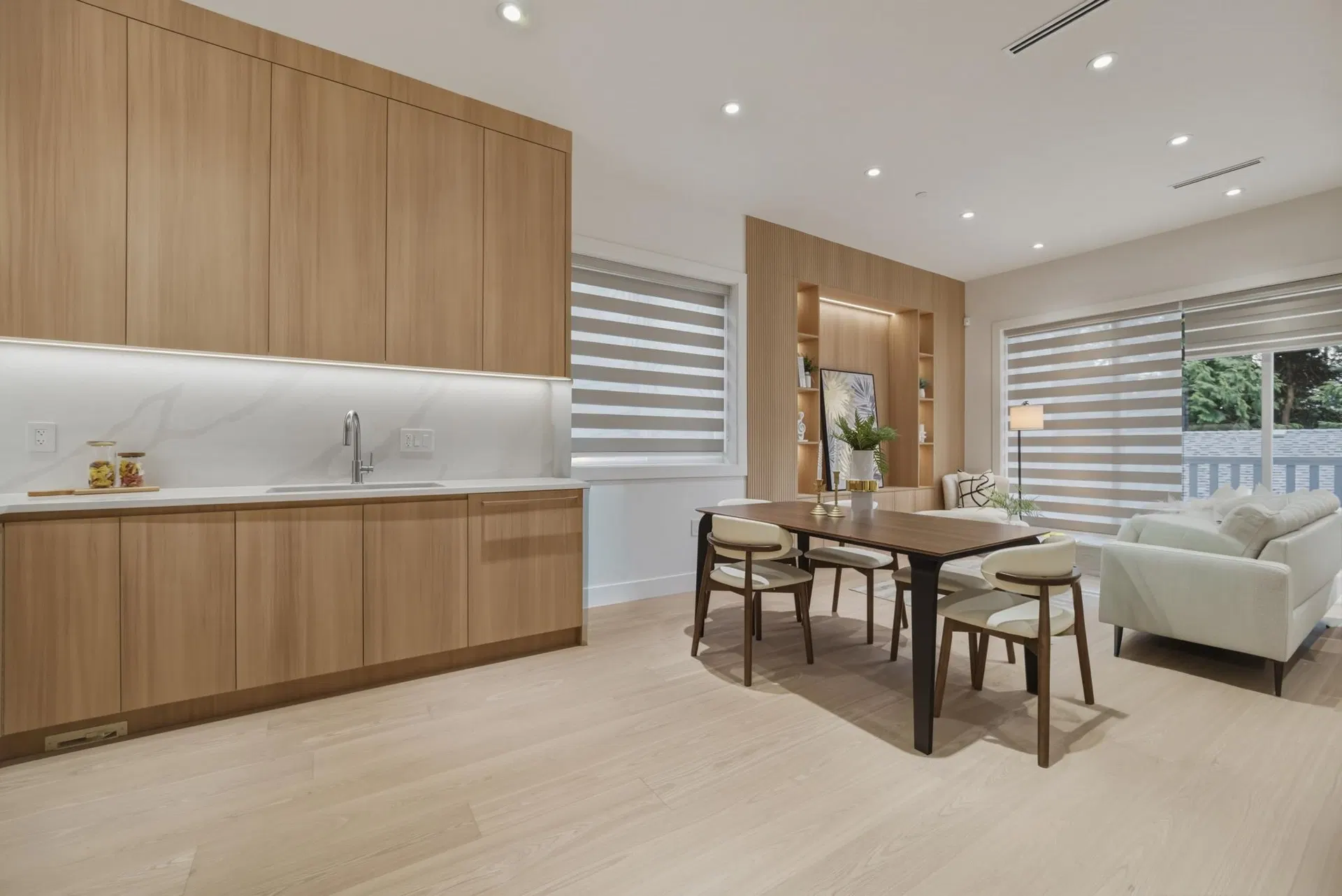 Photo 3 of 40 at 3118 W 42nd Avenue