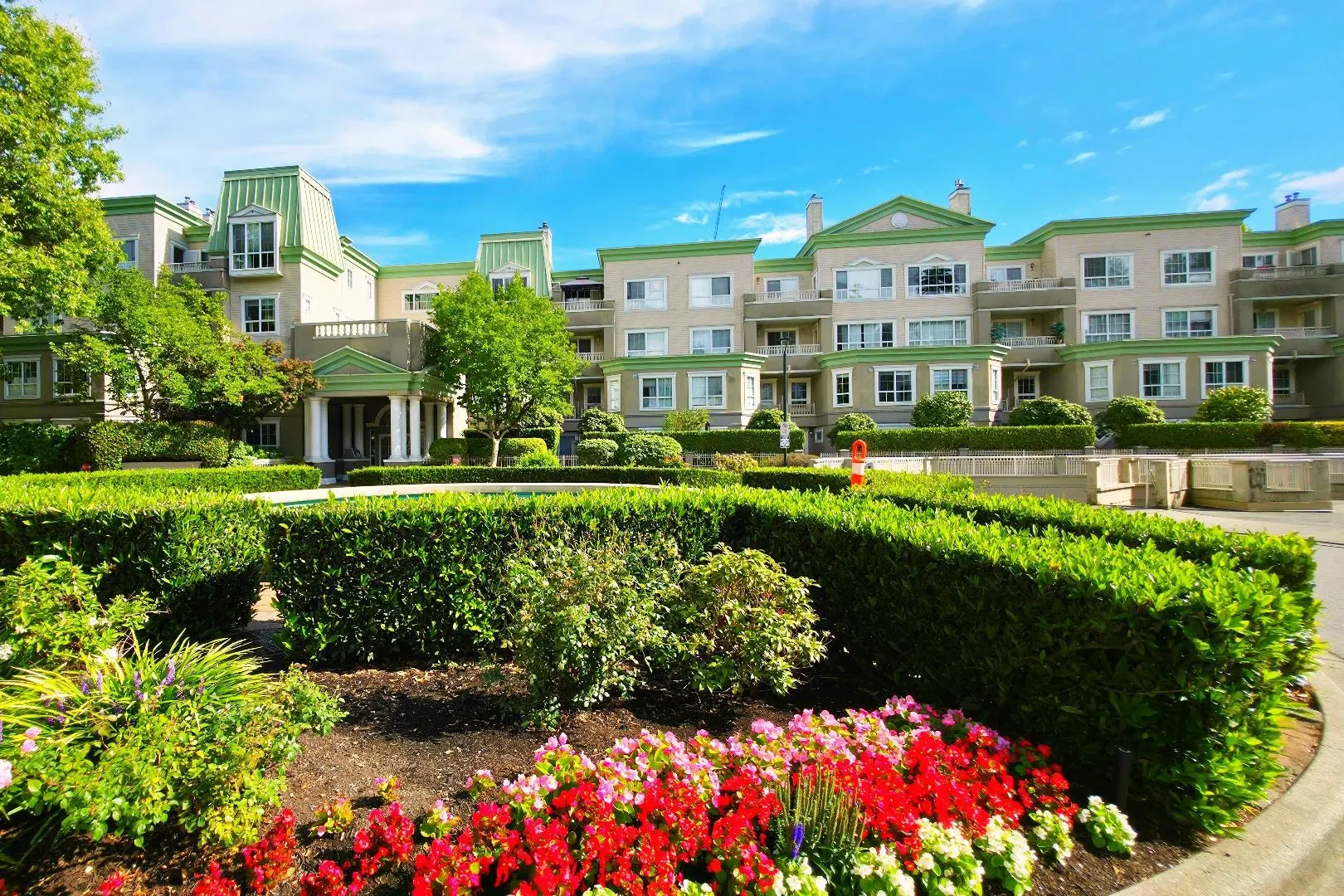 #205 – 2970 Princess Crescent