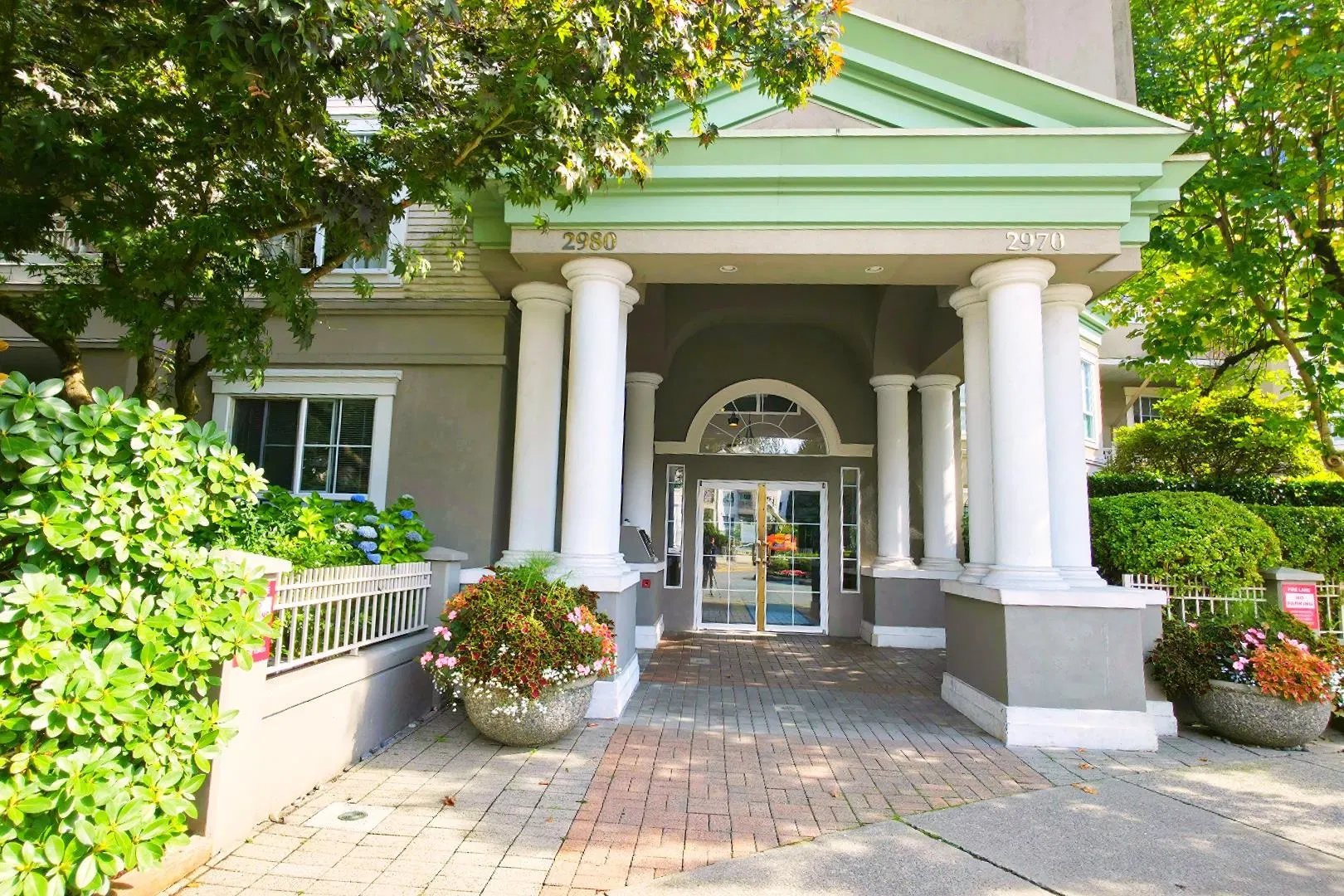 Photo 3 of 38 at #205 – 2970 Princess Crescent