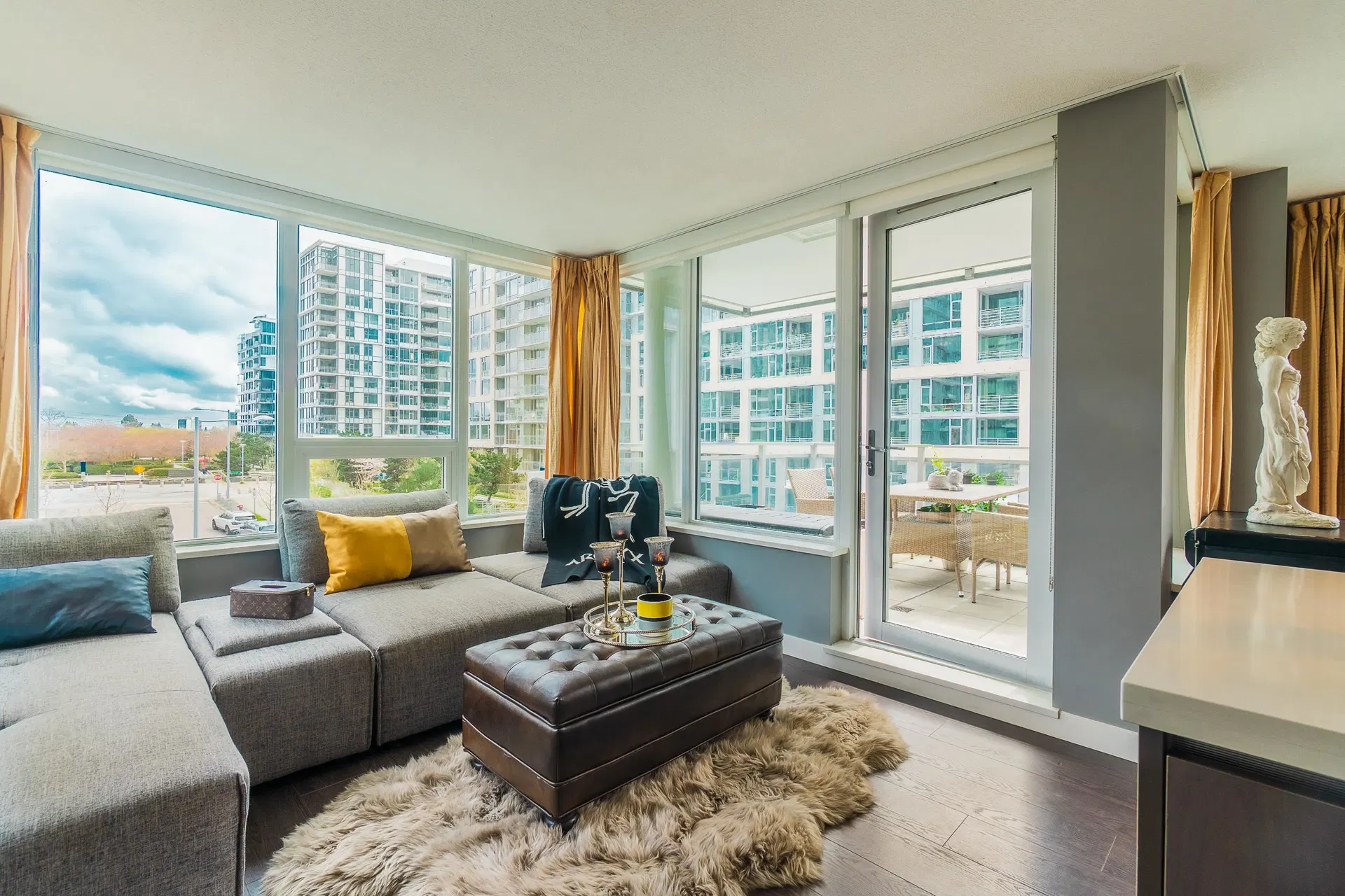 Photo 3 of 35 at #601 – 8833 Hazelbridge Way