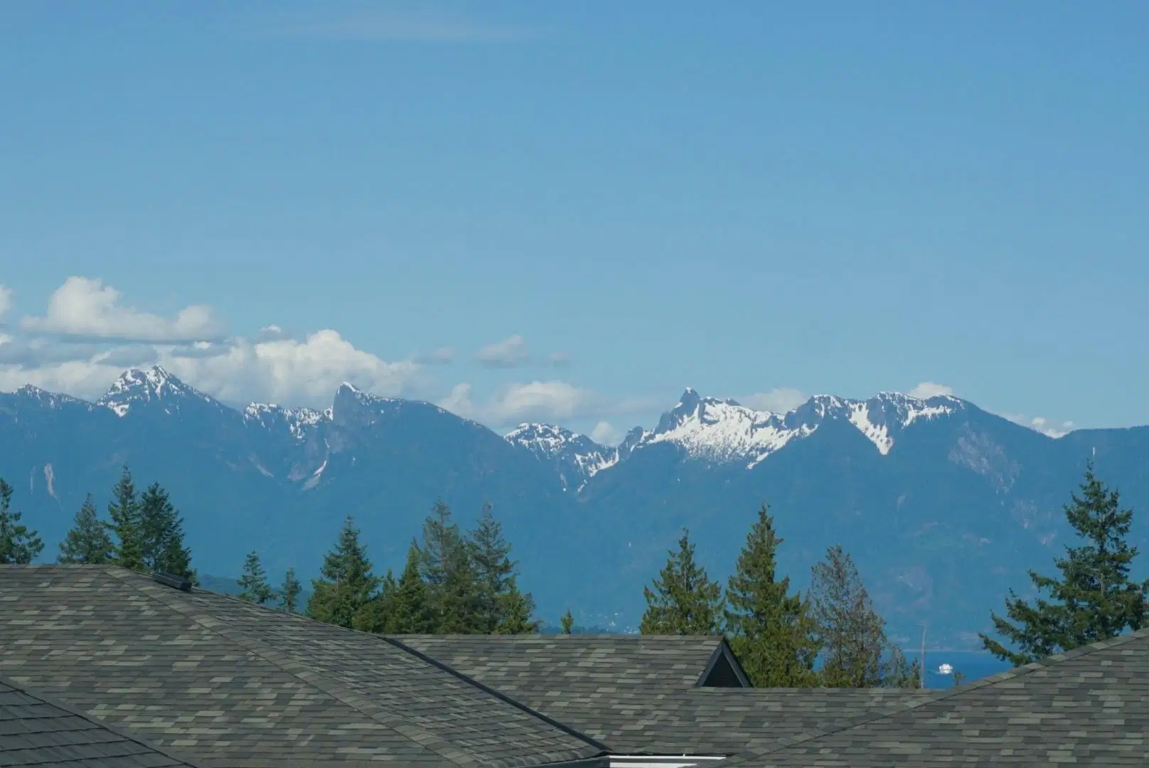 #3 – 728 Gibsons Way