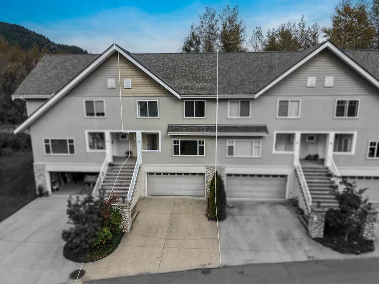 Photo 2 of 38 at #15 – 1200 Edgewater Drive