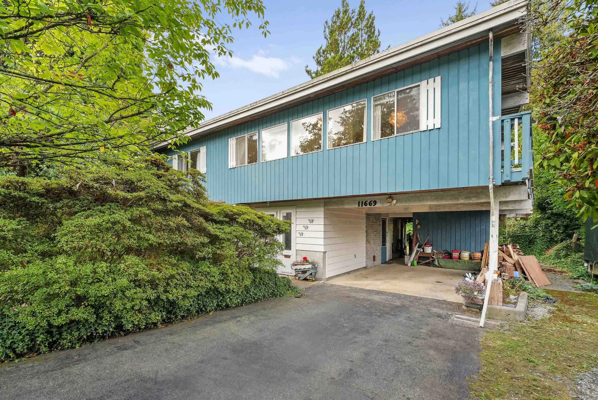 Photo 2 of 24 at 11669 228 Street