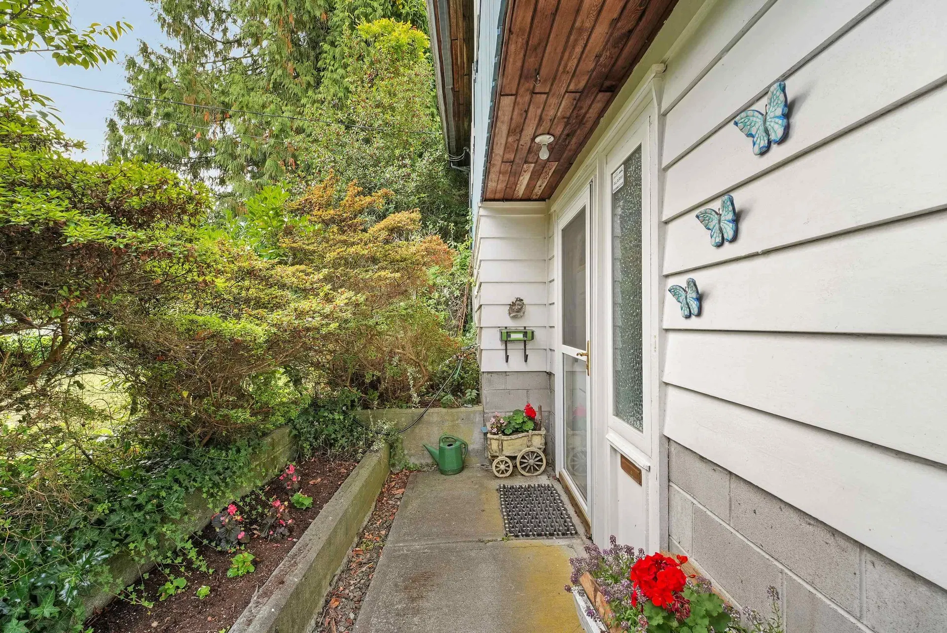 Photo 3 of 24 at 11669 228 Street