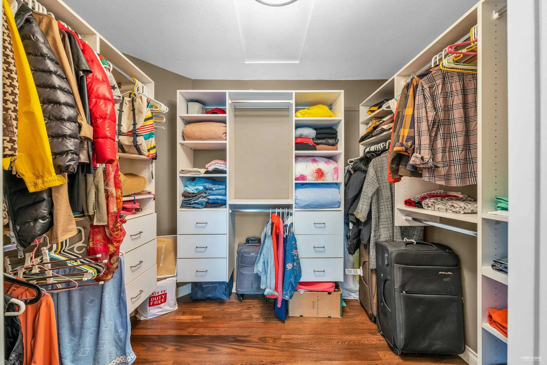 Photo 3 of 40 at 6550 Albery Place