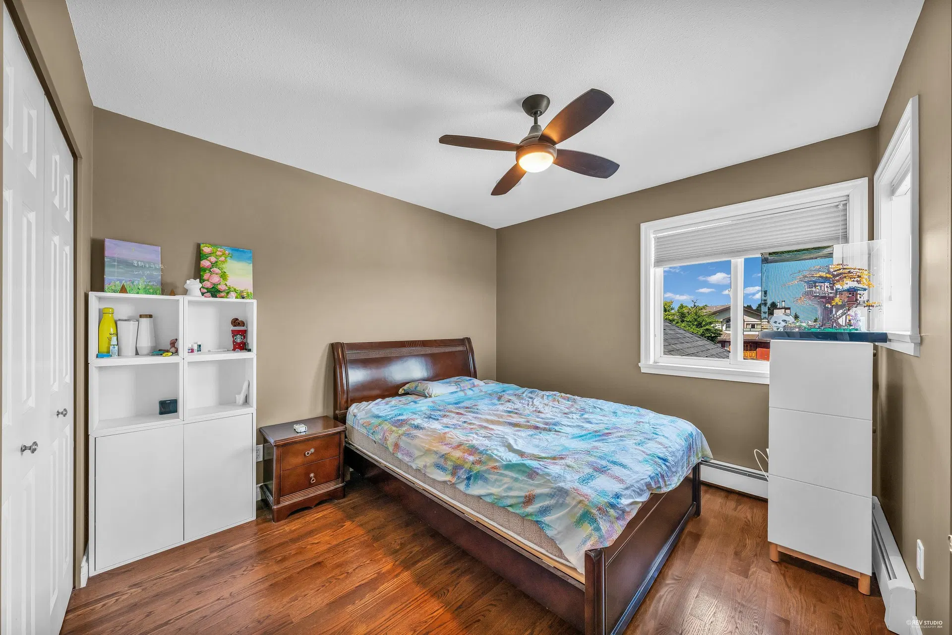 Photo 4 of 40 at 6550 Albery Place