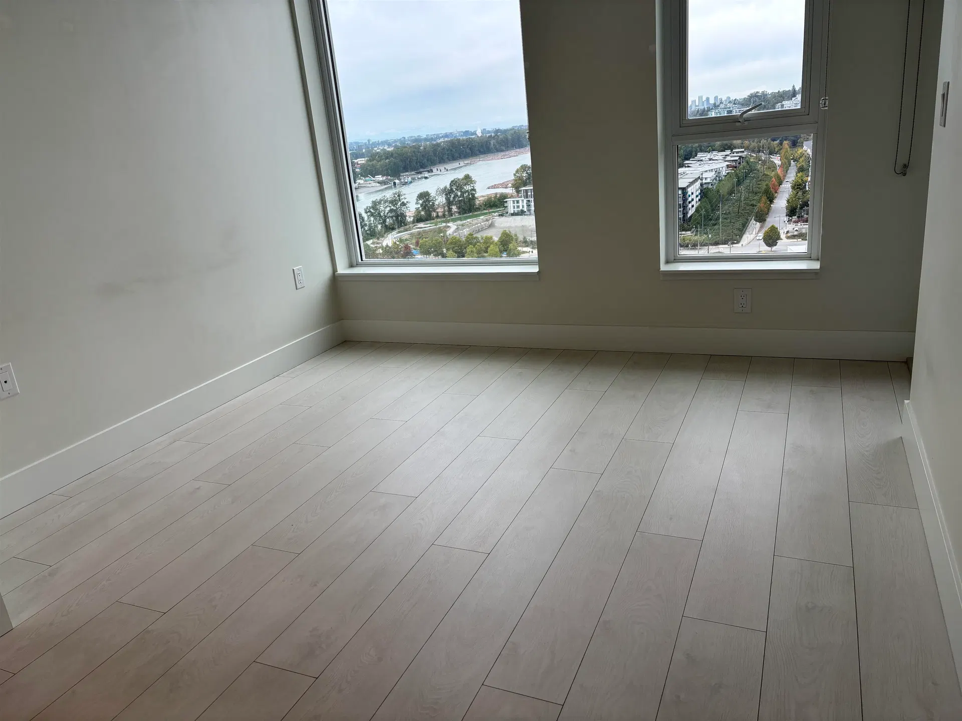 Photo 5 of 29 at #1804 – 3438 Sawmill Crescent