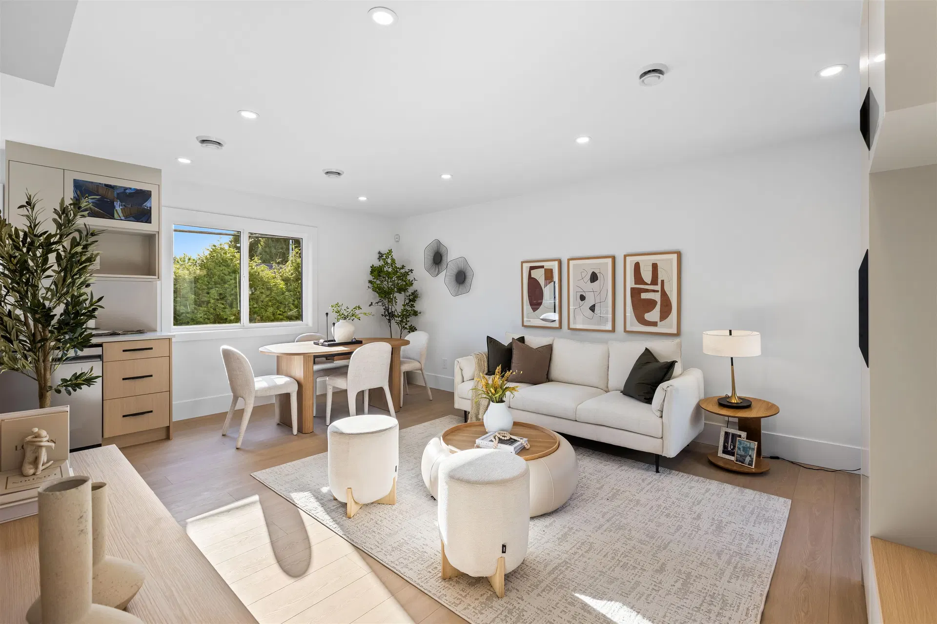 Photo 5 of 16 at #3 – 6831 Salisbury Avenue