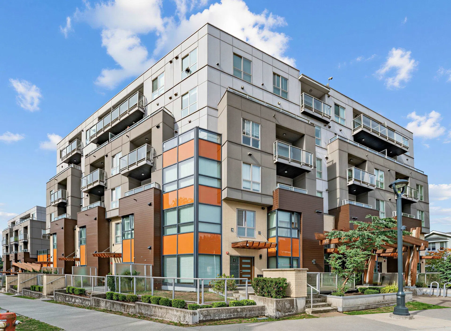 Photo 1 of 20 at #601 – 13978 Fraser Highway