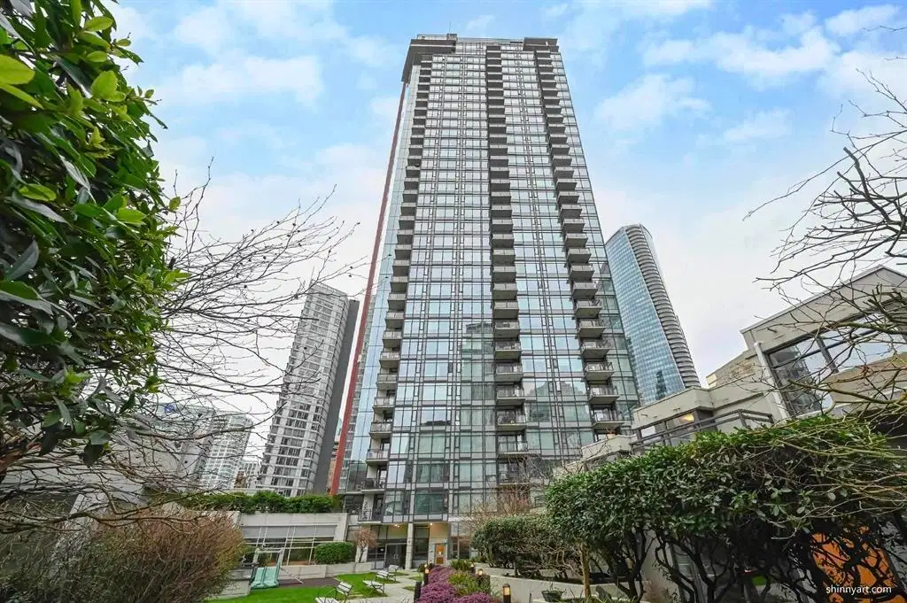 #303 – 1211 Melville Street