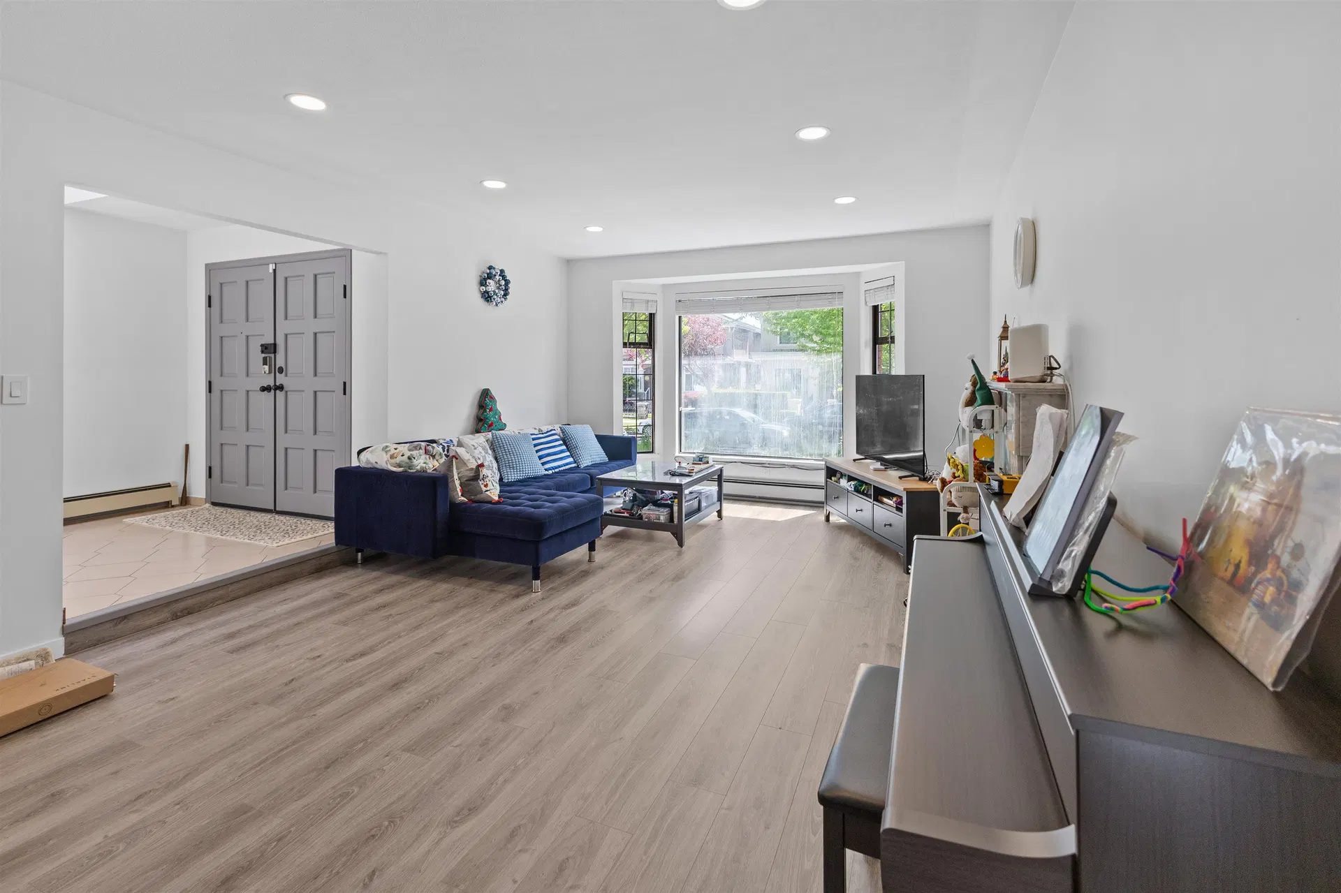 Photo 4 of 30 at 189 W 46th Avenue