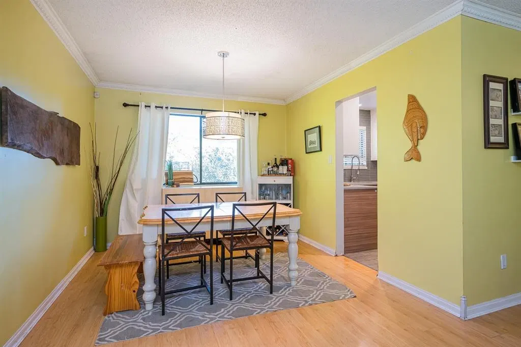 Photo 4 of 26 at 14603 101a Avenue