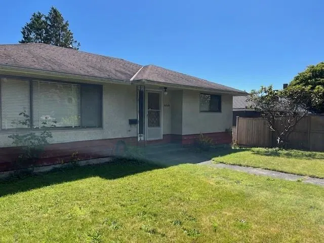 Photo 2 of 15 at 4840 Parker Street