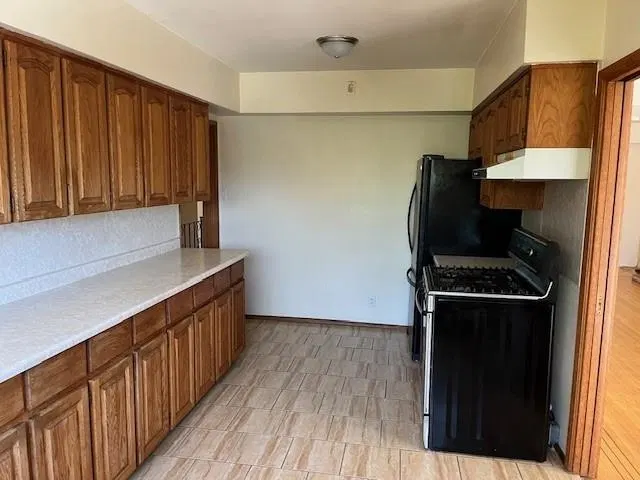 Photo 5 of 15 at 4840 Parker Street