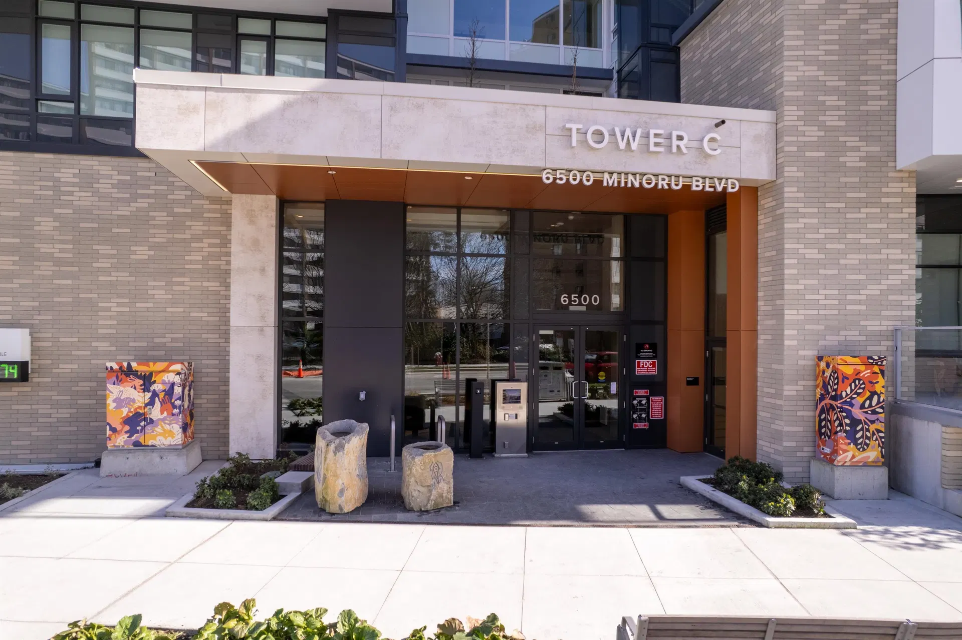 Photo 3 of 32 at #1215 – 6500 Minoru Boulevard