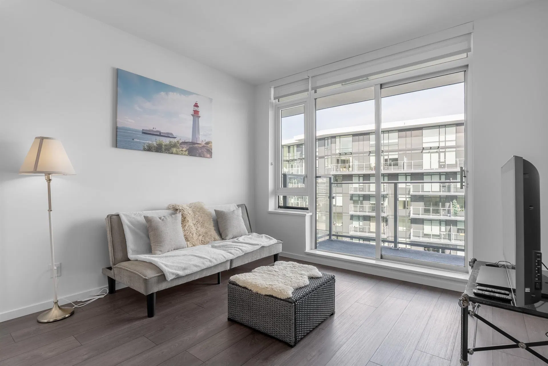 Photo 4 of 32 at #1215 – 6500 Minoru Boulevard