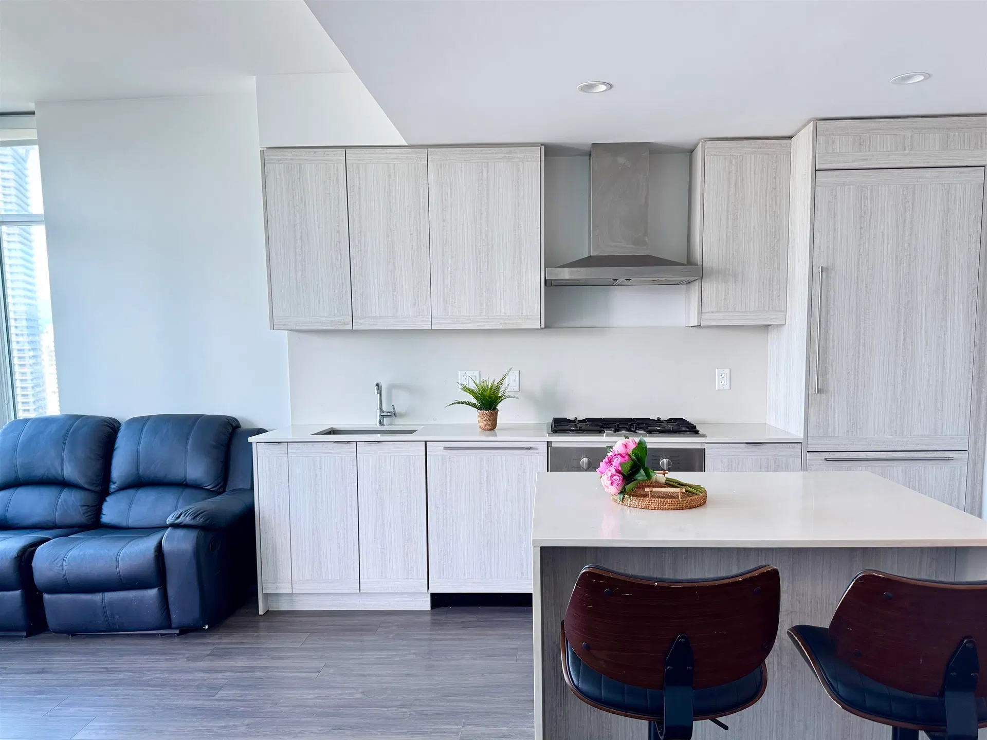 Photo 3 of 12 at #3006 – 2311 Beta Avenue