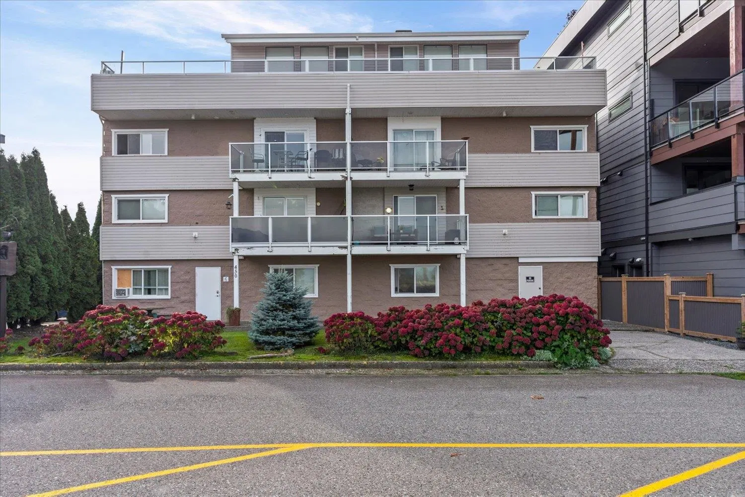 Photo 2 of 35 at #1 – 450 Esplanade Avenue