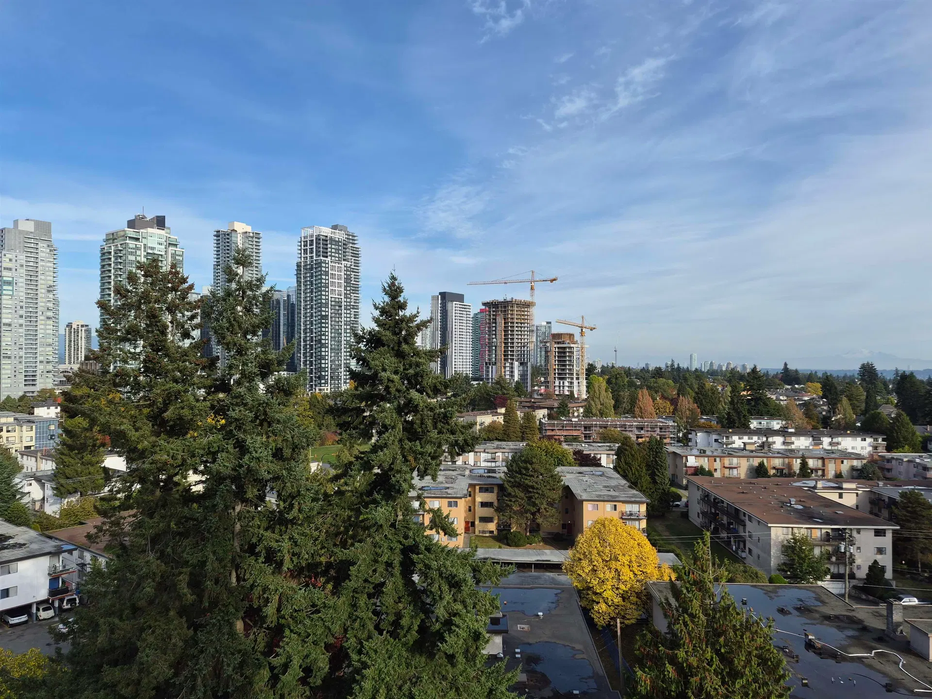 Photo 2 of 10 at #1404 – 6595 Willingdon Avenue