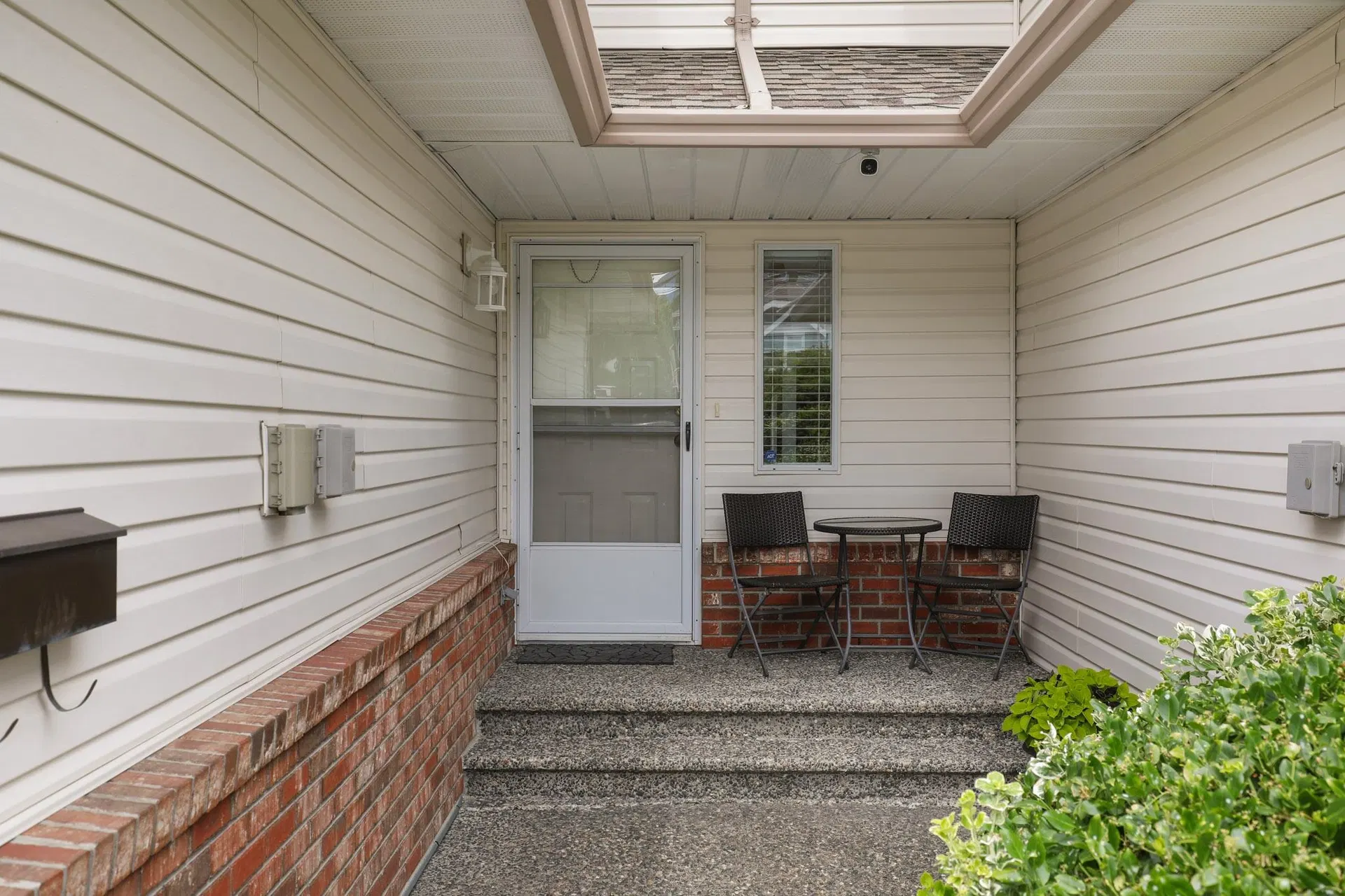 Photo 4 of 33 at #1 – 45365 Watson Road