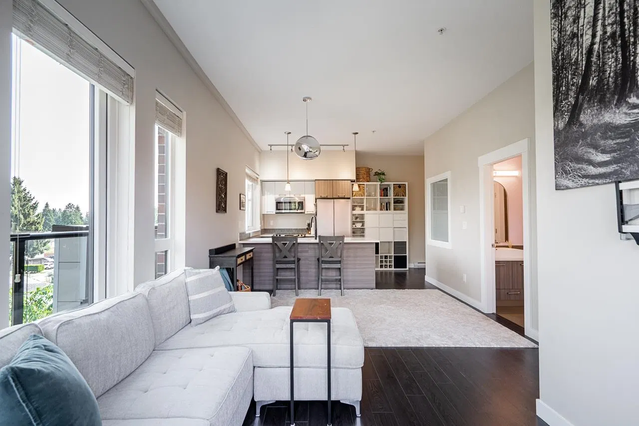 Photo 5 of 30 at #405 – 2214 Kelly Avenue