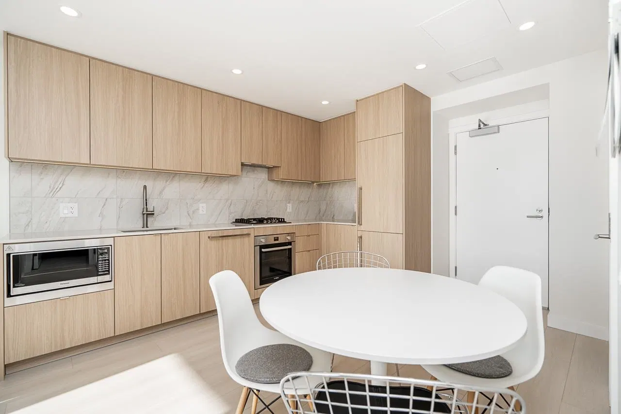 Photo 4 of 40 at #1603 – 626 Claremont Street
