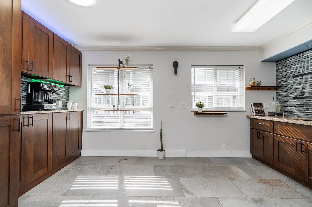 Photo 5 of 35 at #15 – 8968 208 Street