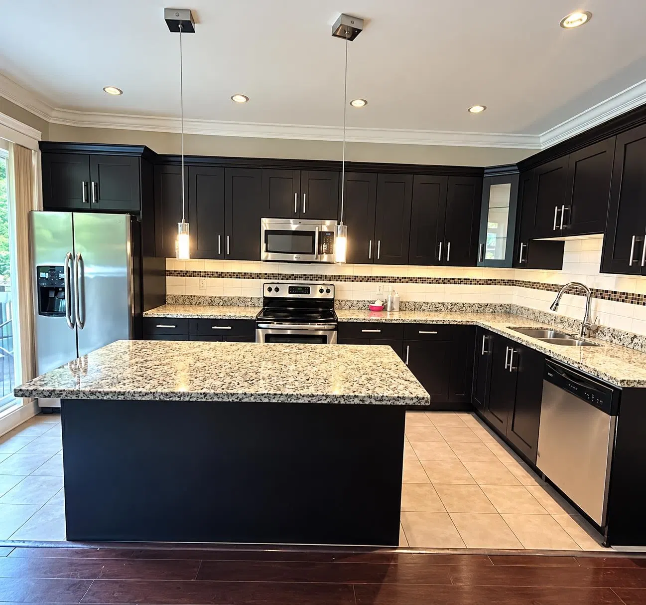 Photo 3 of 11 at #31 – 6383 140 Street
