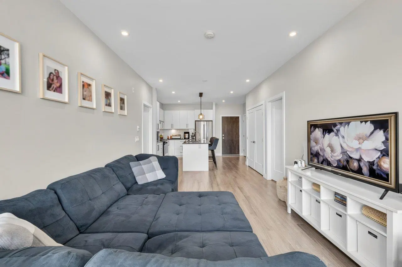 Photo 5 of 27 at #411 – 15436 31 Avenue