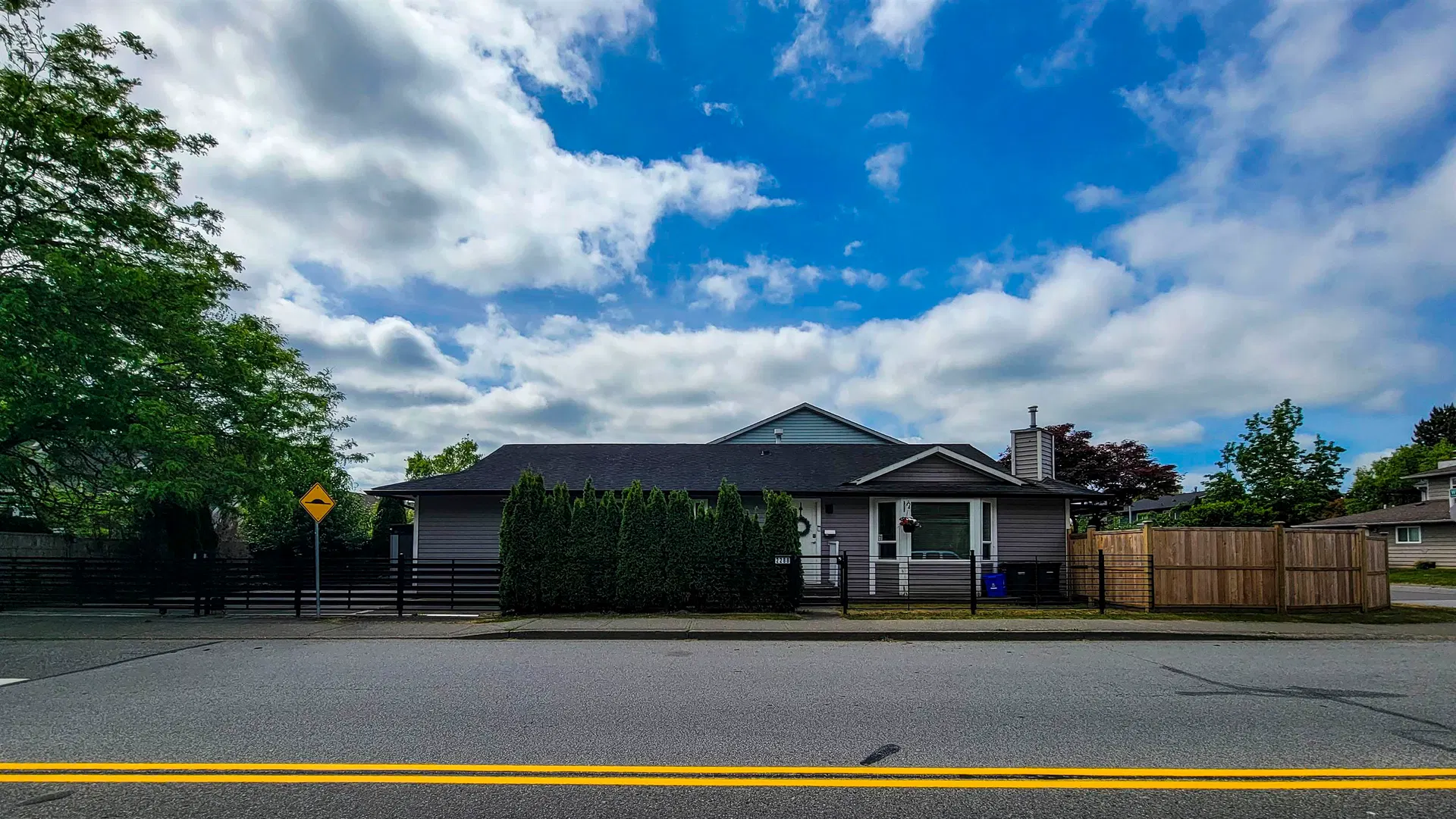 Photo 2 of 40 at 2288 Willoughby Way