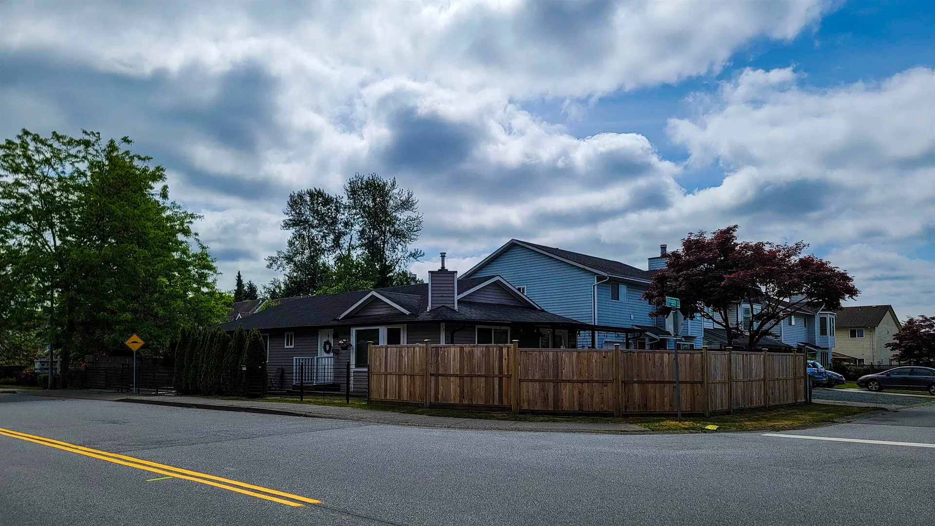 Photo 4 of 40 at 2288 Willoughby Way