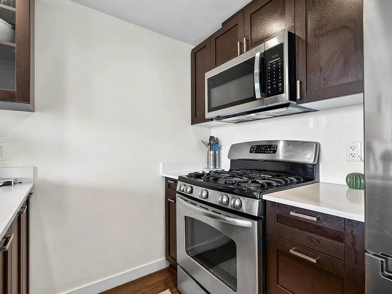 Photo 5 of 20 at #1903 – 4815 Eldorado Mews