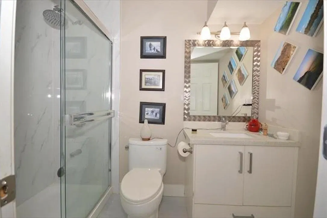 Photo 4 of 12 at 45594 Meadowbrook Drive