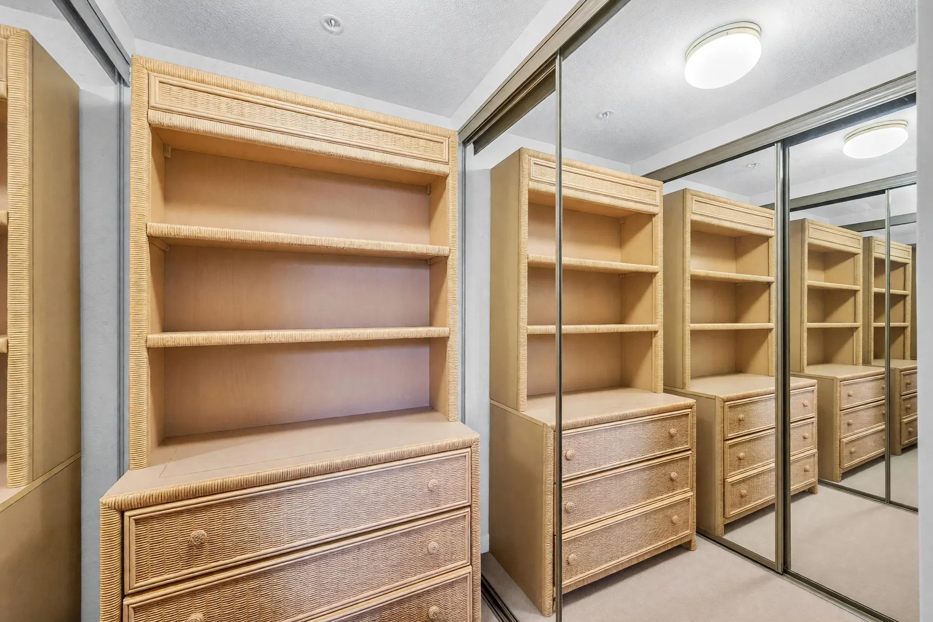 Photo 5 of 20 at #1601 – 8238 Saba Road