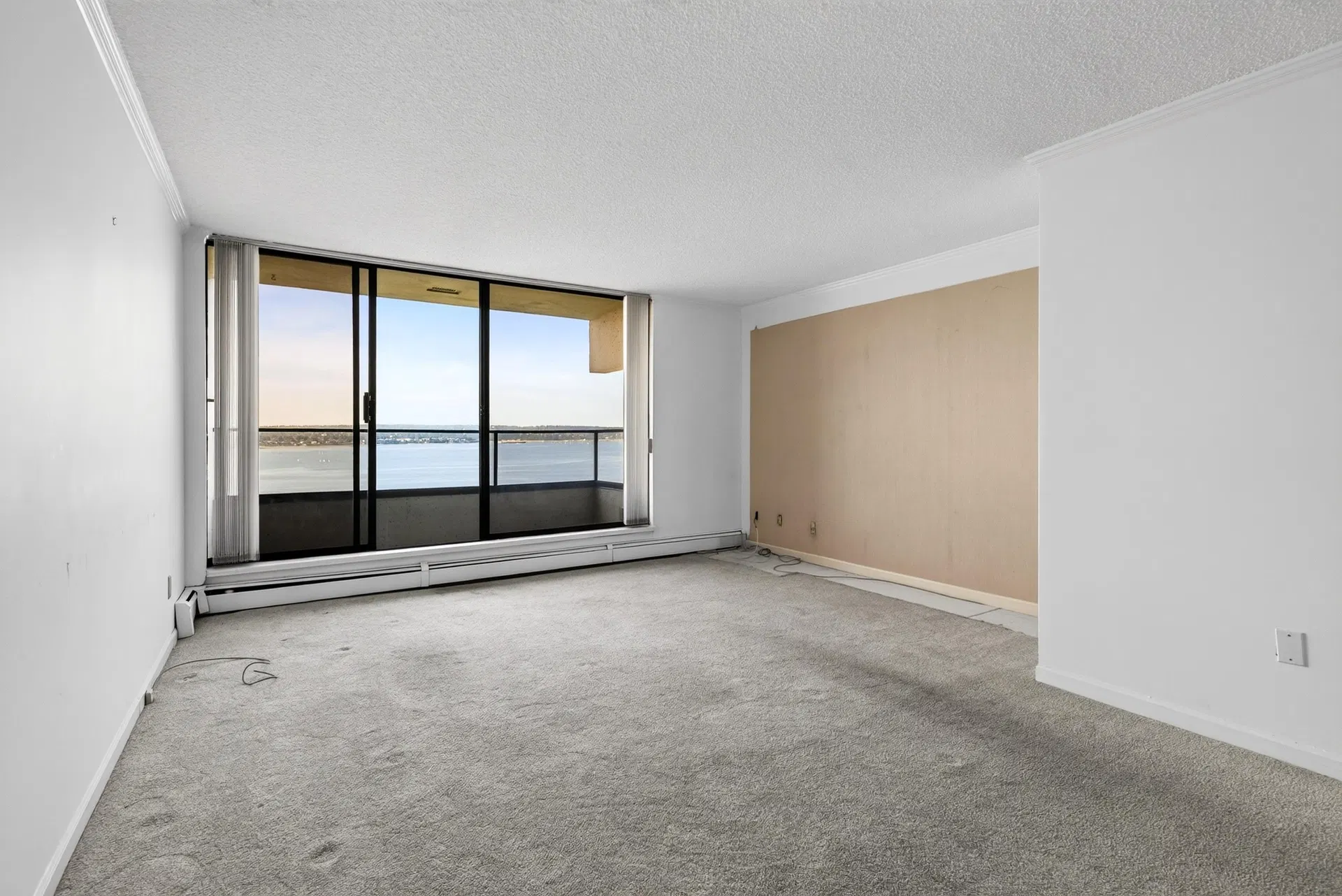 Photo 2 of 30 at #1402 – 1995 Beach Avenue