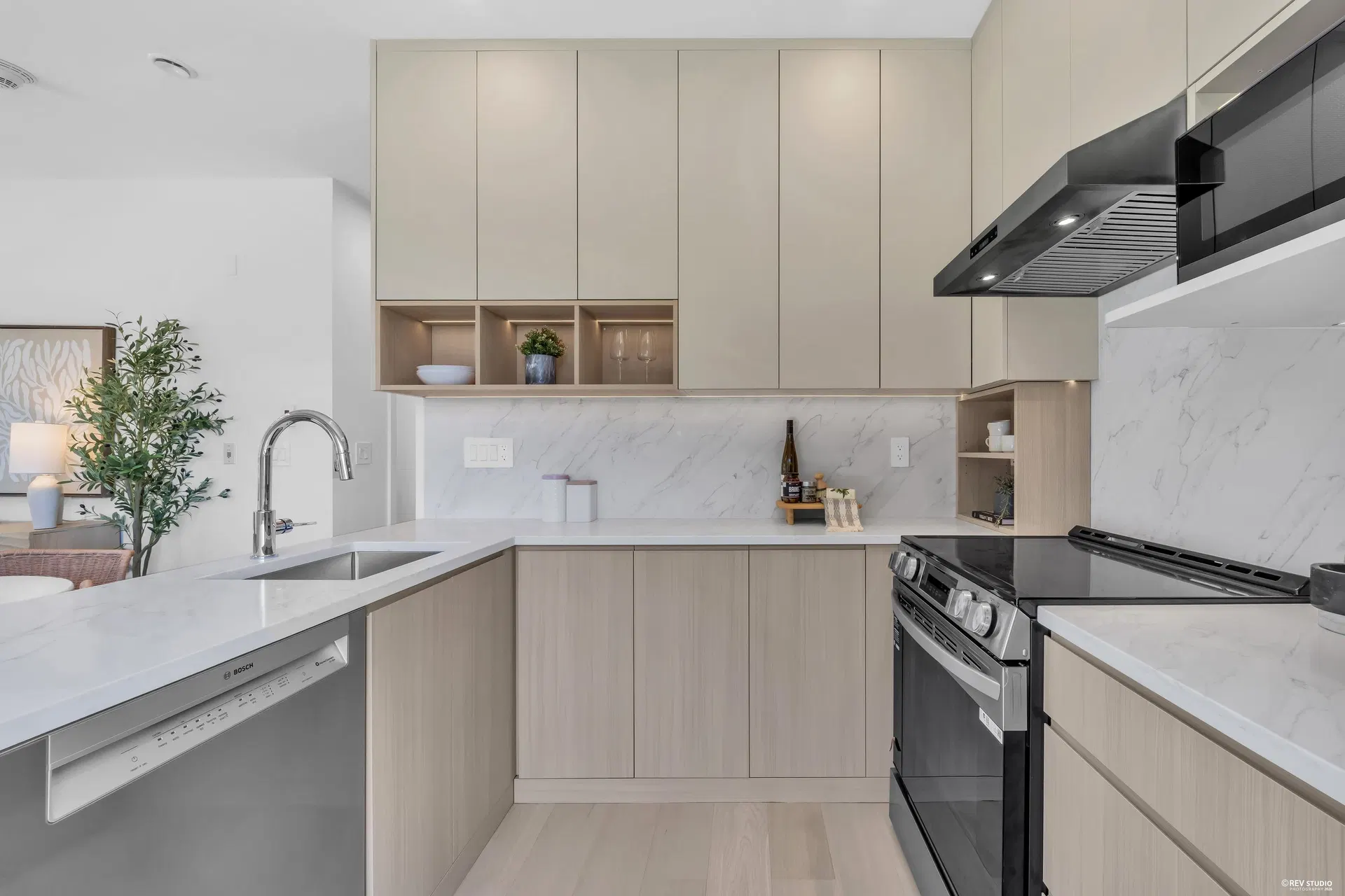 Photo 5 of 40 at #2 – 3800 Pender Street