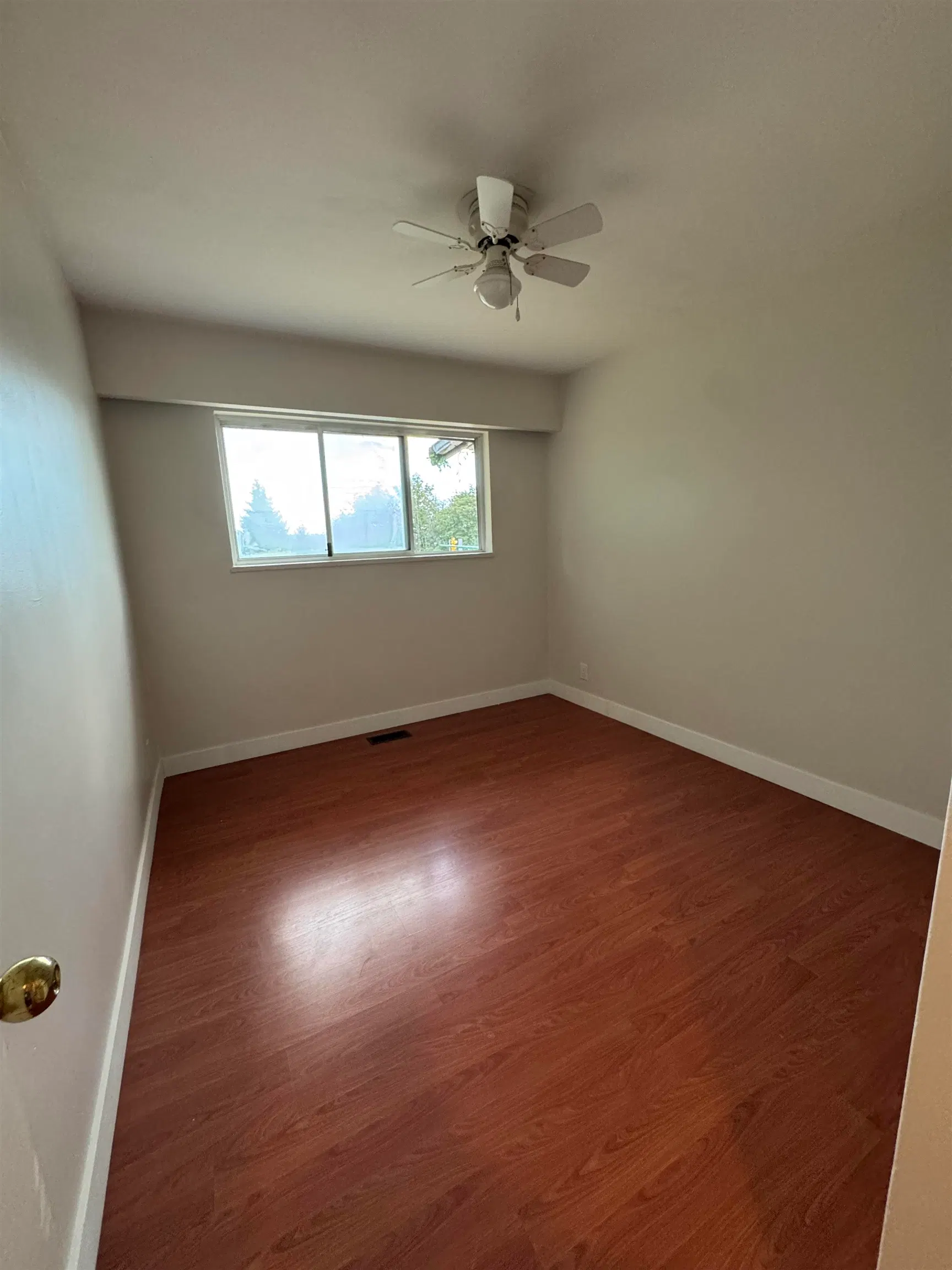 Photo 5 of 15 at Upper – 6717 Broadway