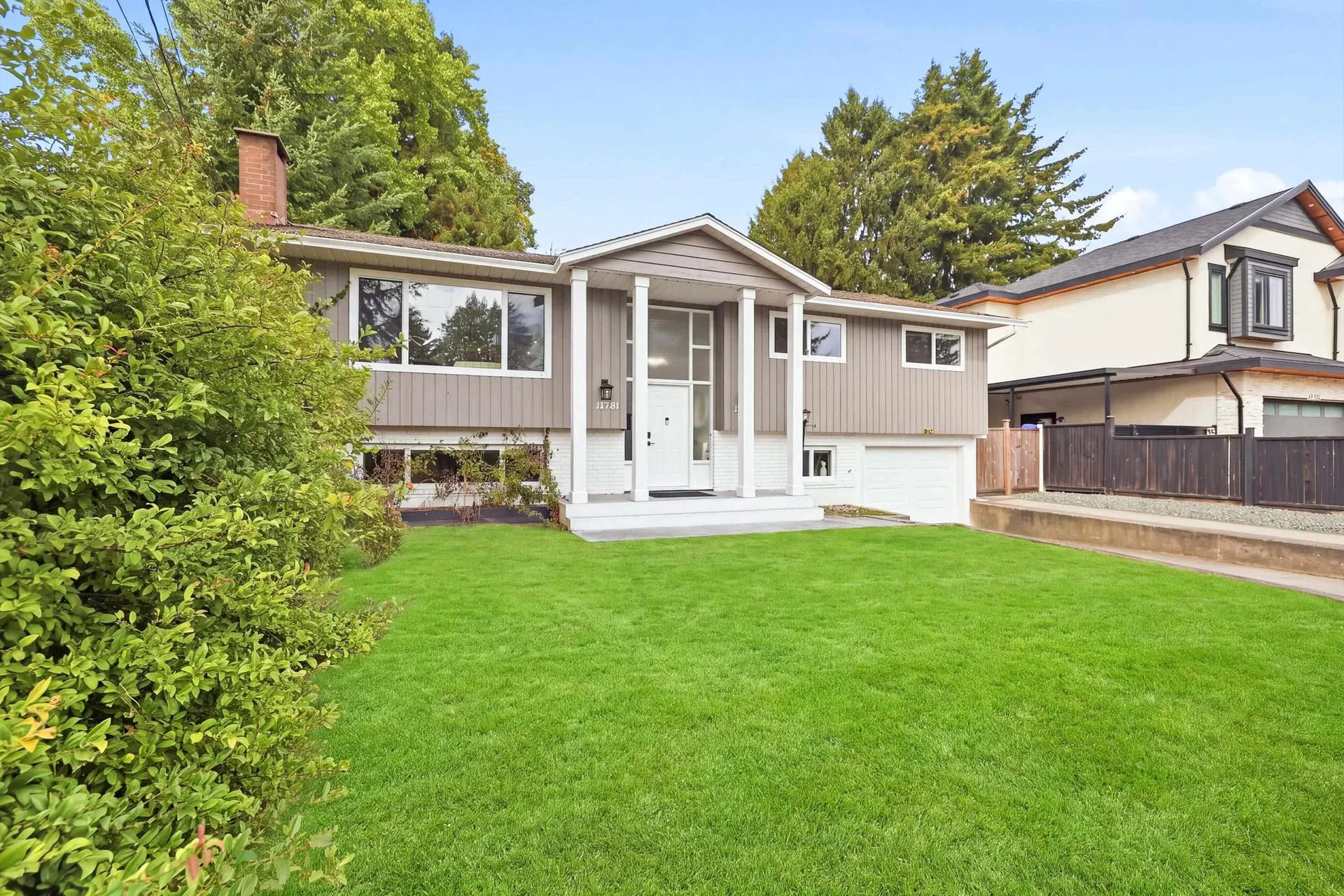 Photo 4 of 32 at 11781 84a Avenue