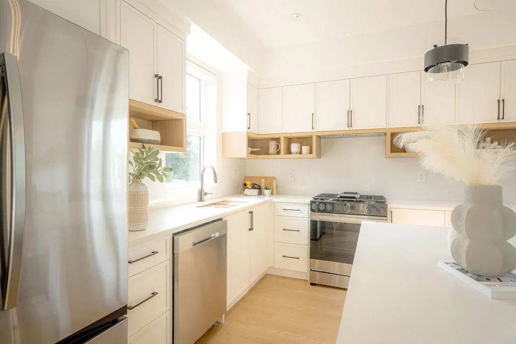 Photo 5 of 36 at #10 – 7540 Briskham Street