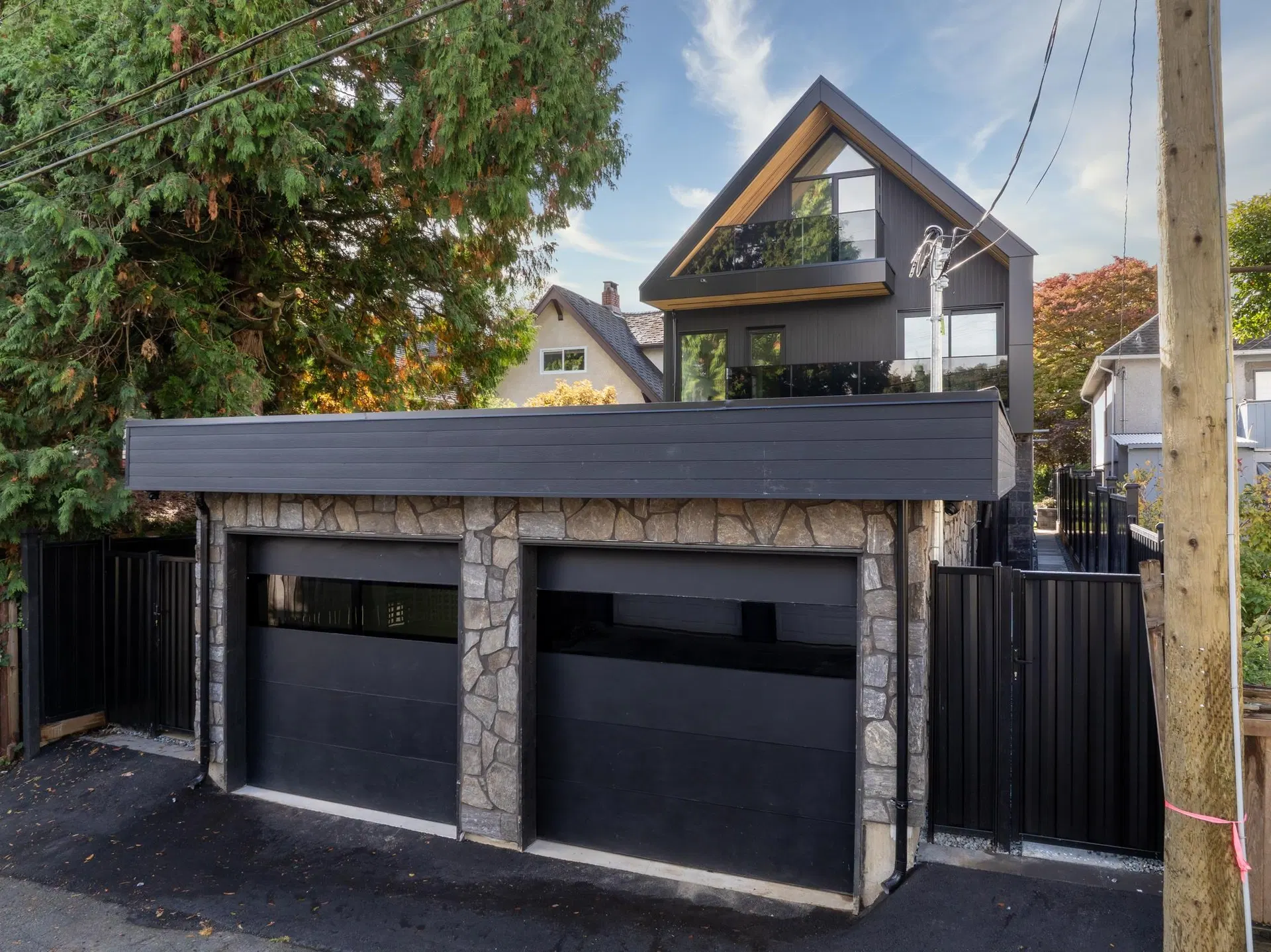 Photo 5 of 40 at #1 – 2145 Napier Street