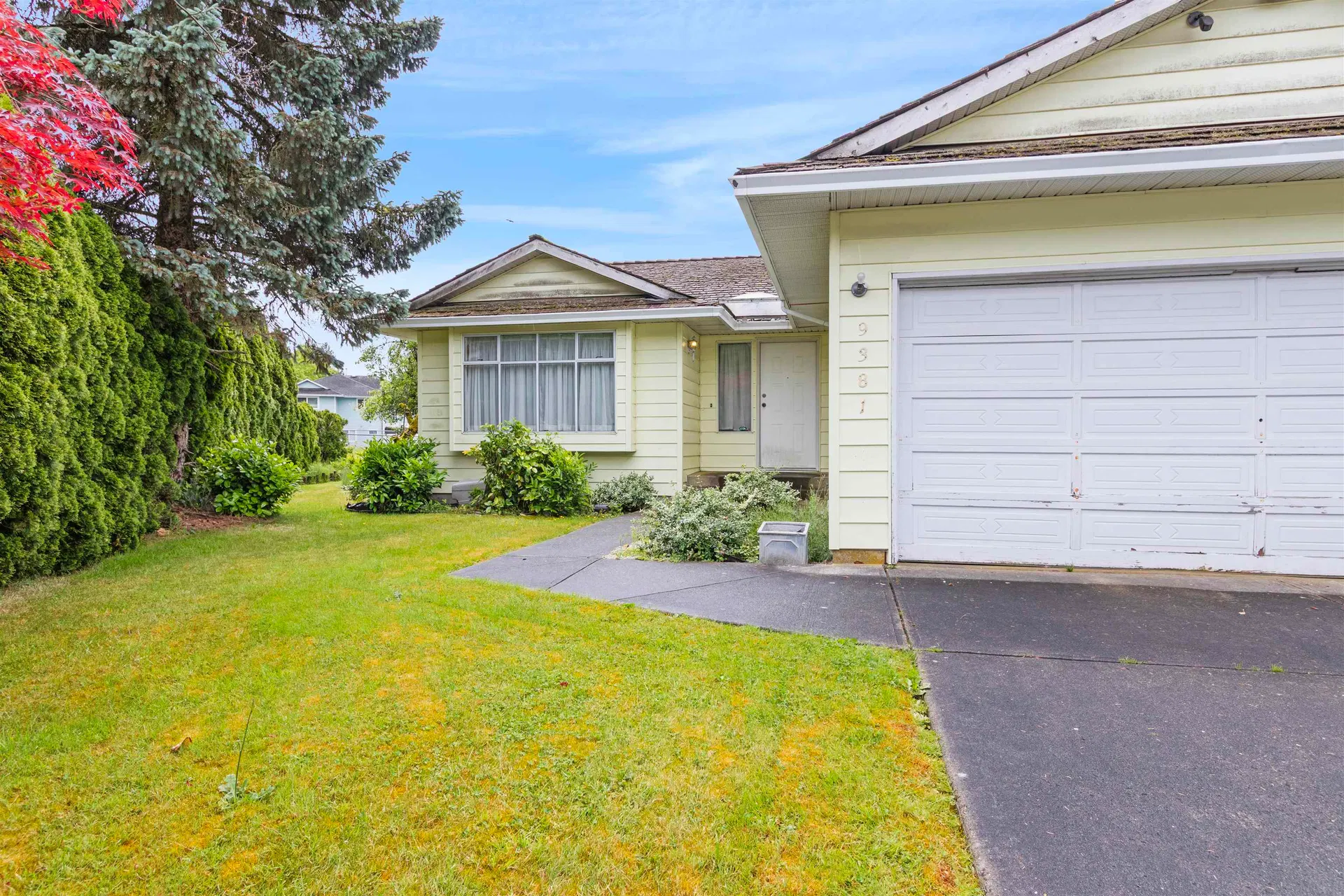 Photo 2 of 29 at 9381 139 Street