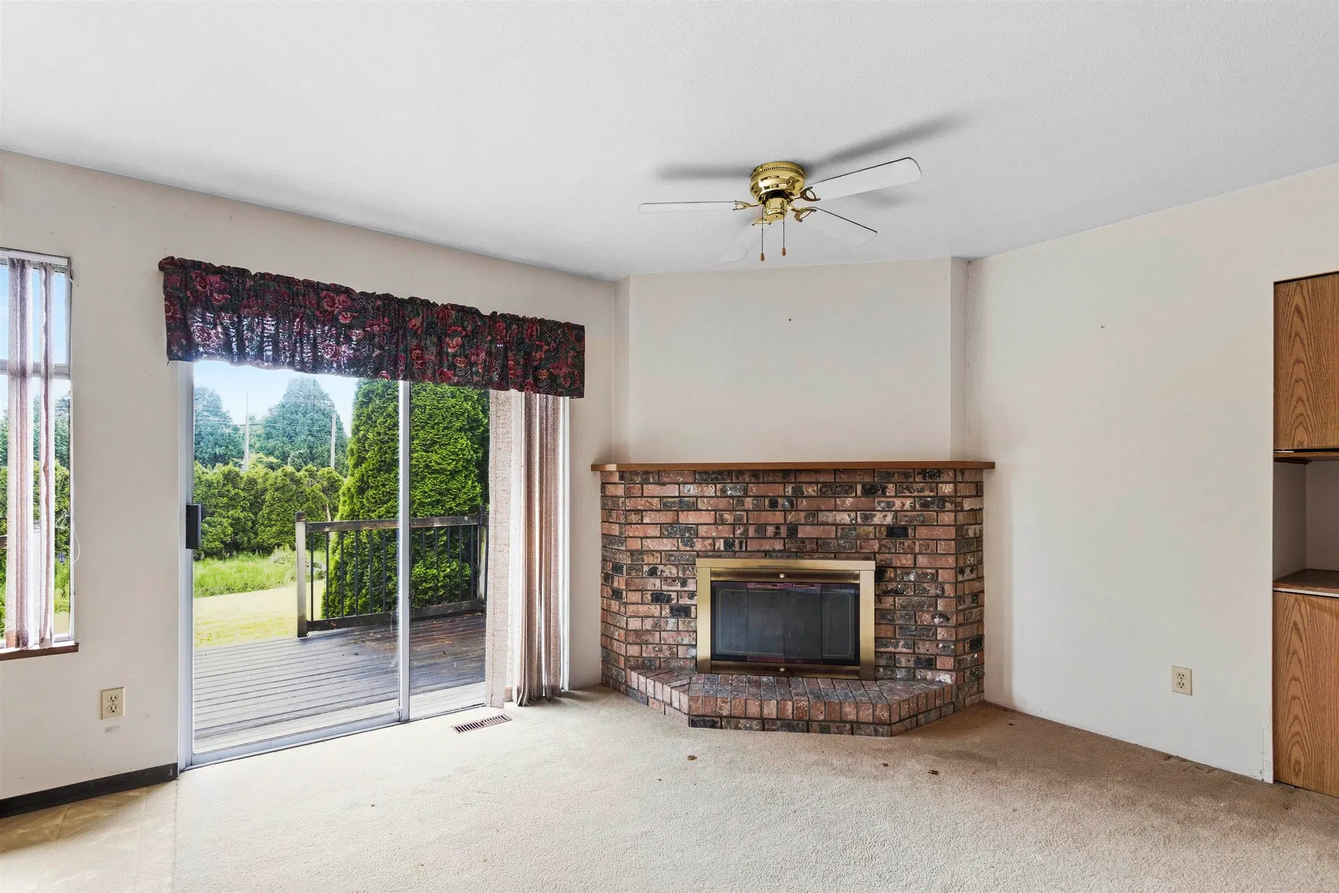 Photo 5 of 29 at 9381 139 Street