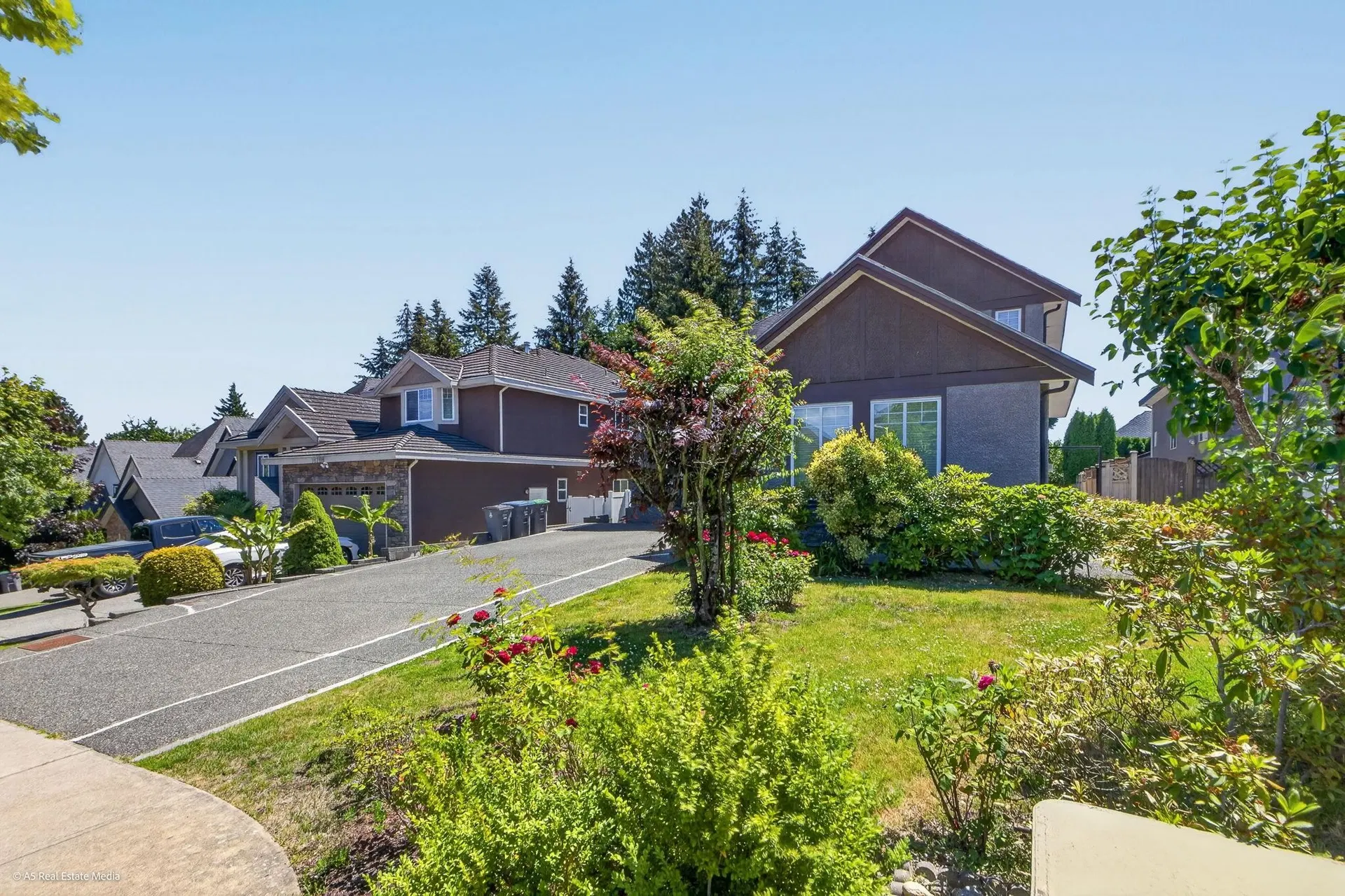 Photo 4 of 40 at 16758 86 Avenue