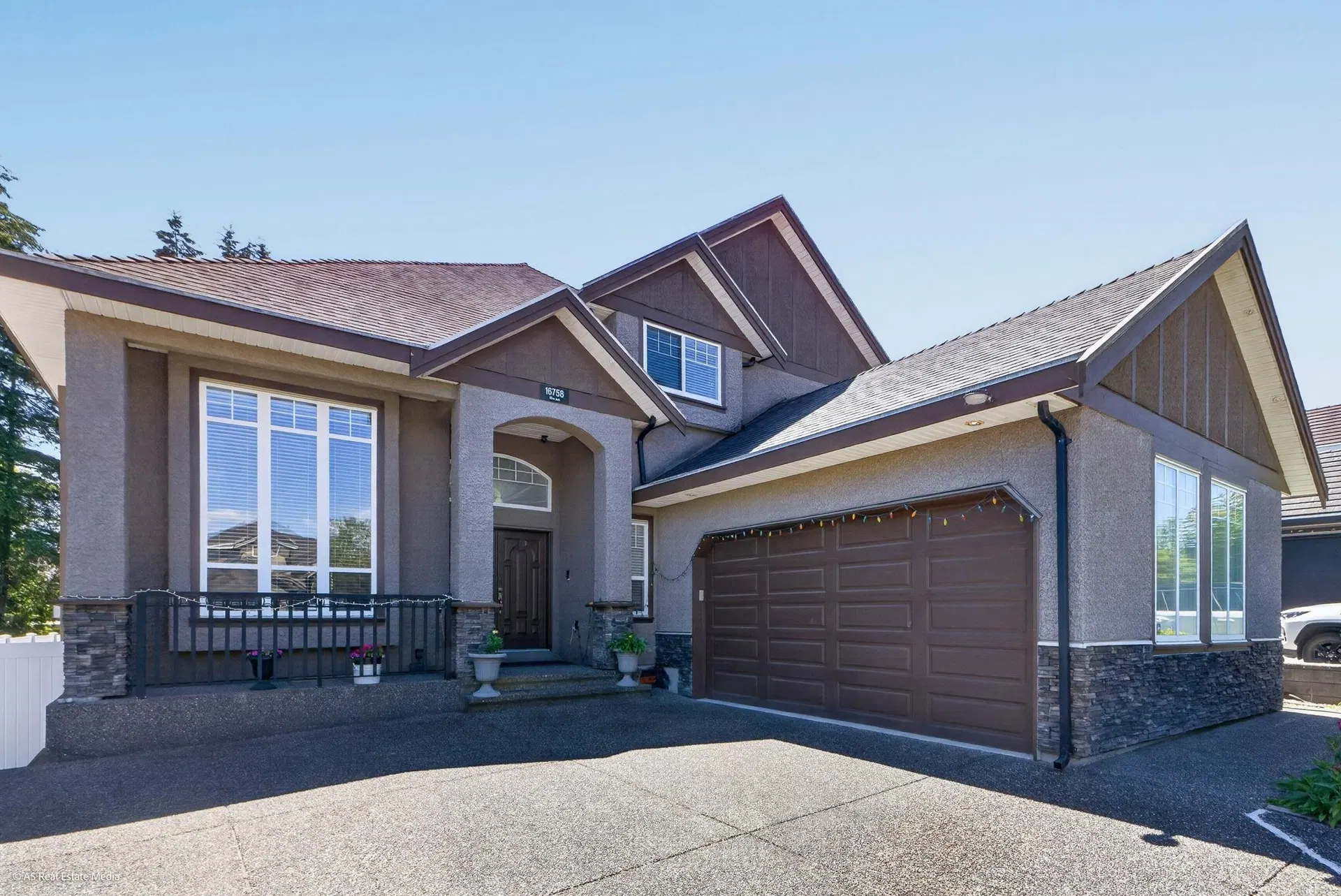 Photo 5 of 40 at 16758 86 Avenue