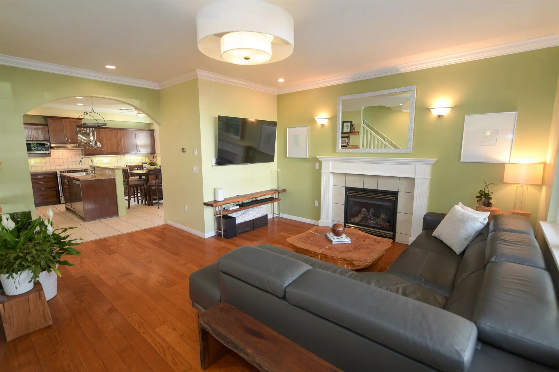 Photo 5 of 30 at #5 – 3838 Albert Street